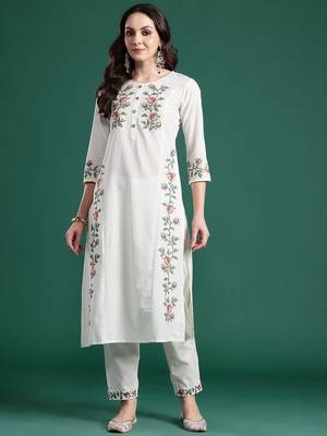 Floral Embroidered Pure Cotton Kurta with Trousers 6