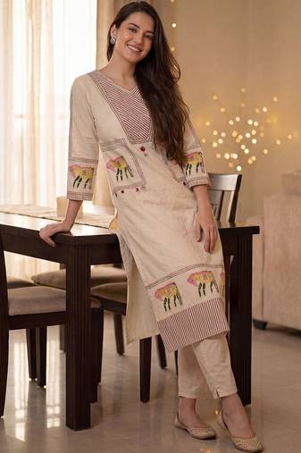 women ethnic motifs embroidered regular thread work  cotton kurta with trousers