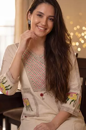 women ethnic motifs embroidered regular thread work  cotton kurta with trousers