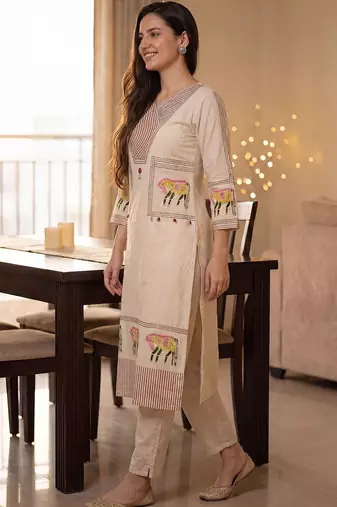 women ethnic motifs embroidered regular thread work  cotton kurta with trousers