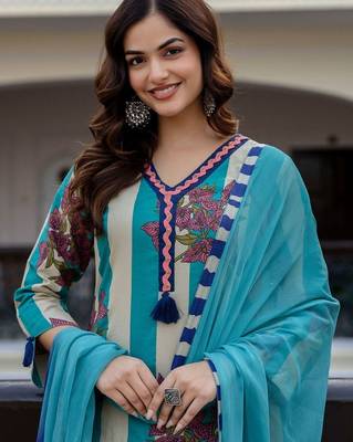 Women Printed Regular Pure Cotton Kurta with Trousers & With Dupatta 6