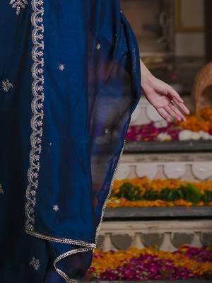 Women Ethnic Motifs Embroidered Regular Kurta with Trousers & With Dupatta 3