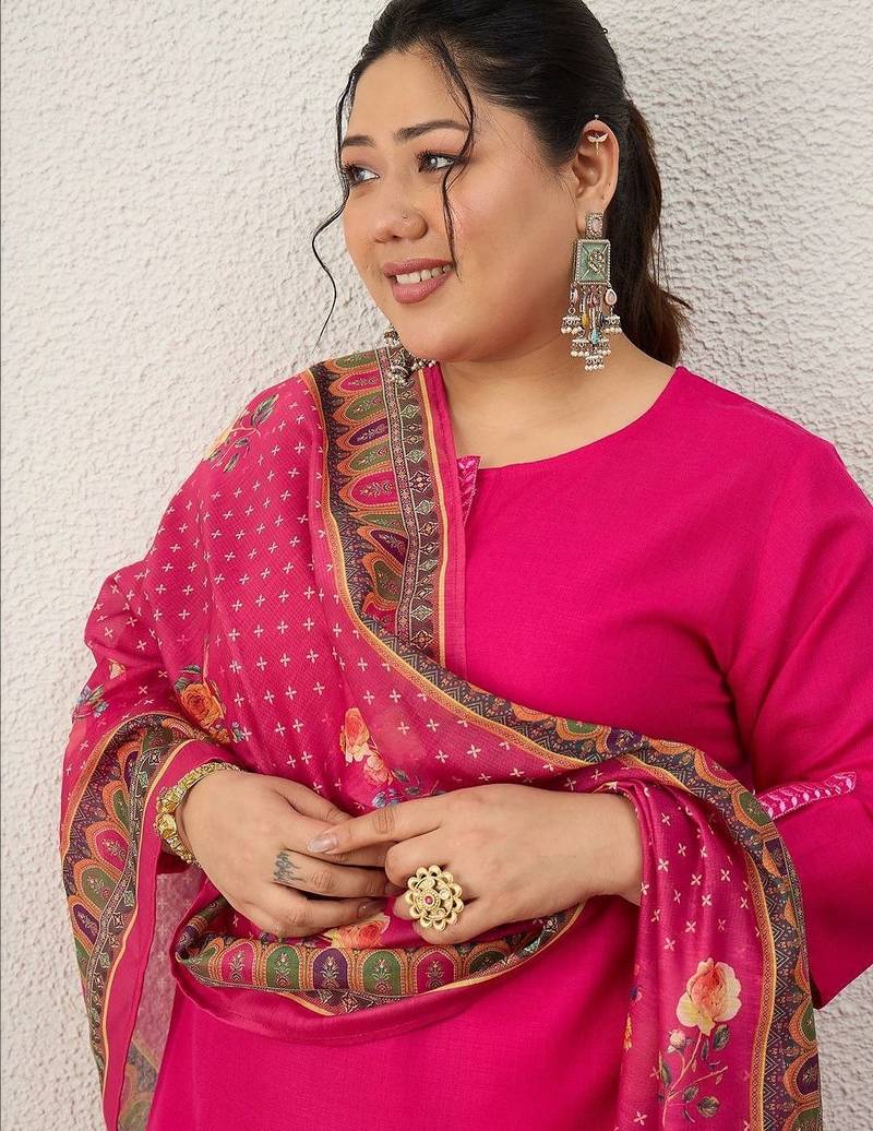 Plus Size Ethnic Motifs Regular Thread Work Kurta with Trousers & With Dupatta