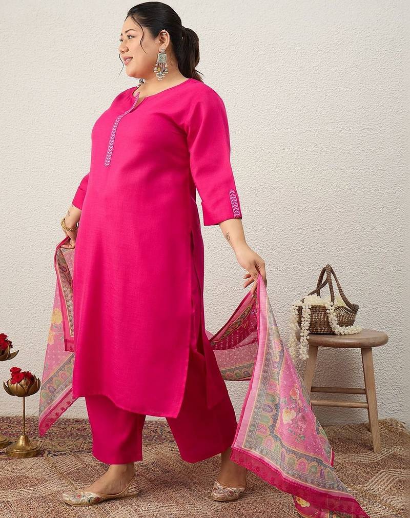 Plus Size Ethnic Motifs Regular Thread Work Kurta with Trousers & With Dupatta