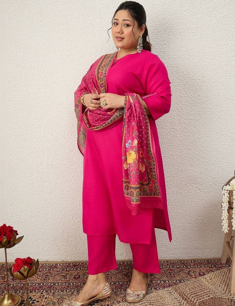 Plus Size Ethnic Motifs Regular Thread Work Kurta with Trousers & With Dupatta