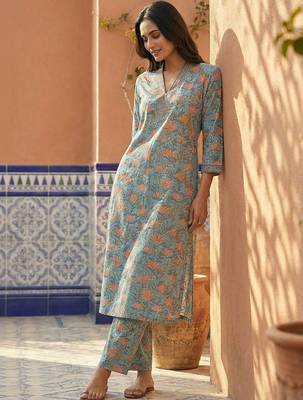 Women Floral Printed Regular Thread Work Pure Cotton Kurta with Trousers 1
