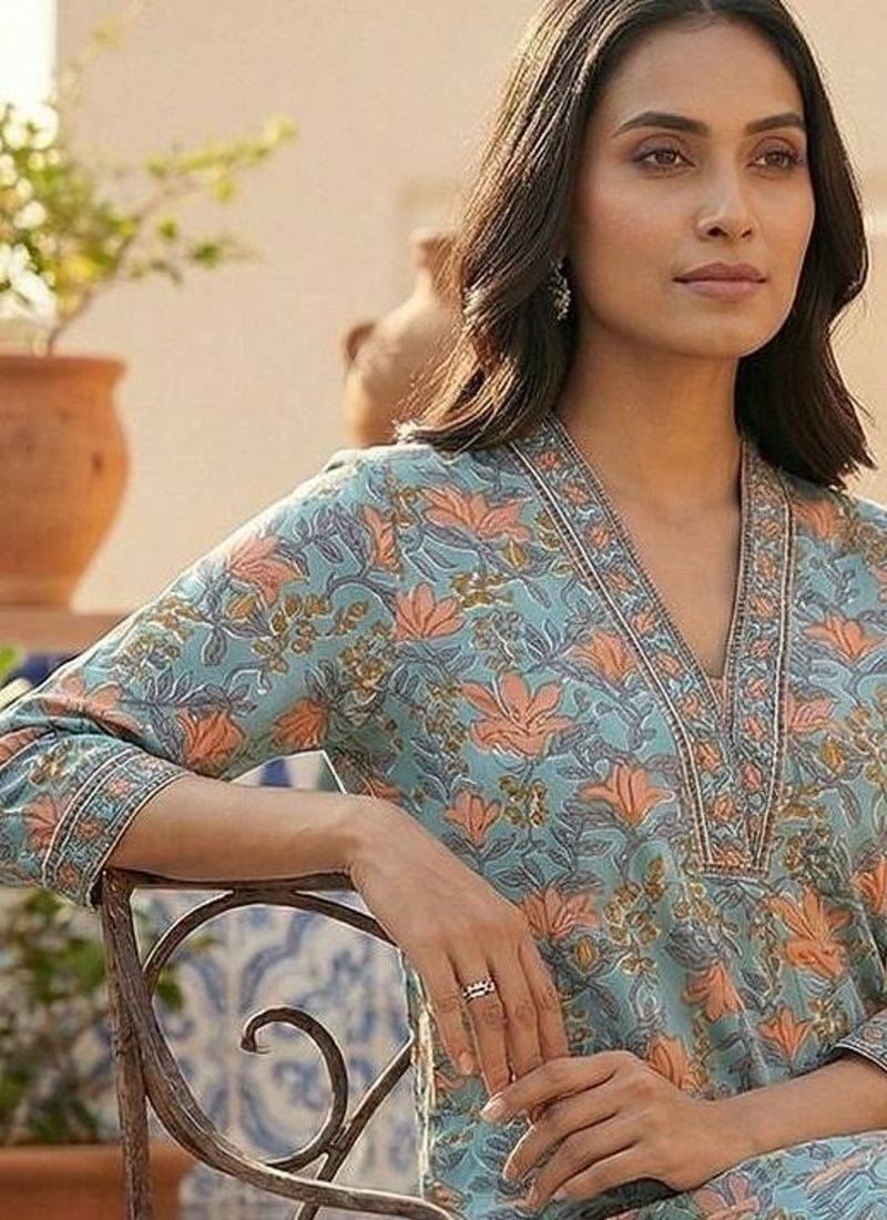 Women Floral Printed Regular Thread Work Pure Cotton Kurta with Trousers