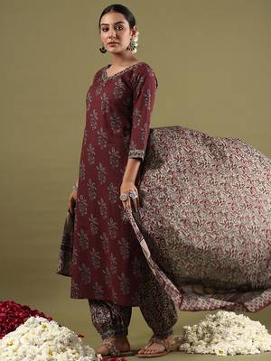 Women Floral Printed Regular Pure Cotton Kurta with Salwar & With Dupatta 3