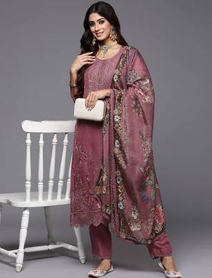 Women Floral Embroidered Regular Thread Work Kurta with Trousers & Dupatta 8