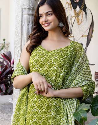Floral Printed V-Neck Pure Cotton Straight Kurta With Trouser And Dupatta 2