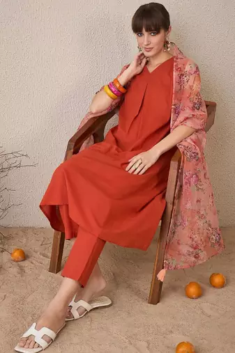 Women Floral Regular Pure Cotton Kurta with Trousers & With Dupatta