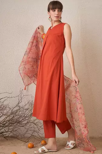Women Floral Regular Pure Cotton Kurta with Trousers & With Dupatta