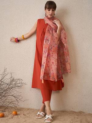 Women Floral Regular Pure Cotton Kurta with Trousers & With Dupatta 6