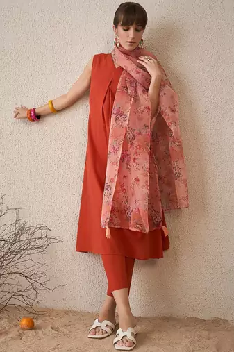 Women Floral Regular Pure Cotton Kurta with Trousers & With Dupatta