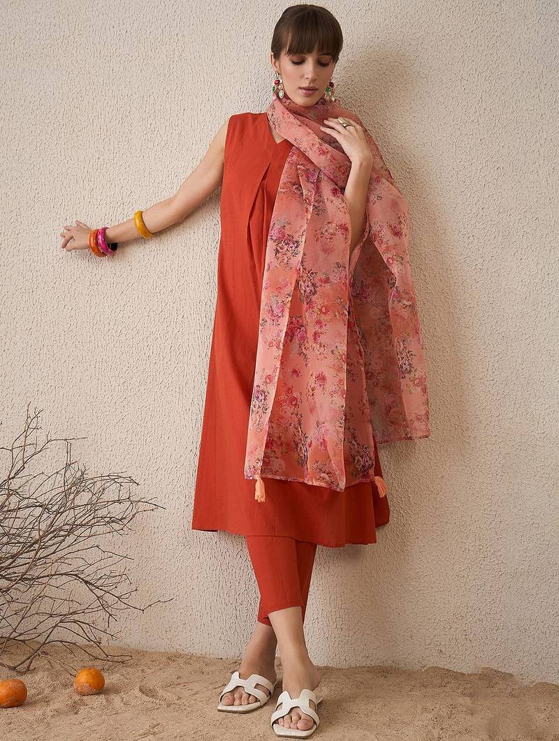 Women Floral Regular Pure Cotton Kurta with Trousers & With Dupatta