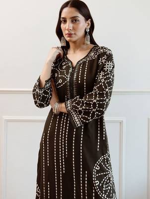 Women Printed Regular Beads and Stones Kurta with Trousers 2