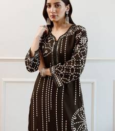 Women Printed Regular Beads and Stones Kurta with Trousers
