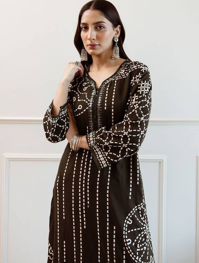 Women Printed Regular Beads and Stones Kurta with Trousers