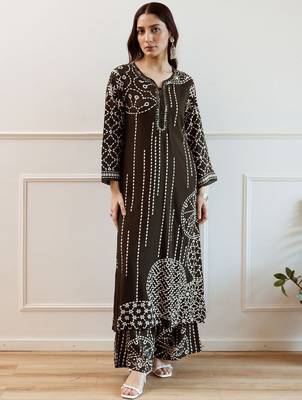 Women Printed Regular Beads and Stones Kurta with Trousers 1