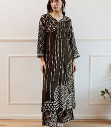 Women Printed Regular Beads and Stones Kurta with Trousers
