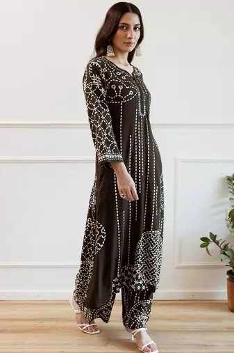 Women Printed Regular Beads and Stones Kurta with Trousers