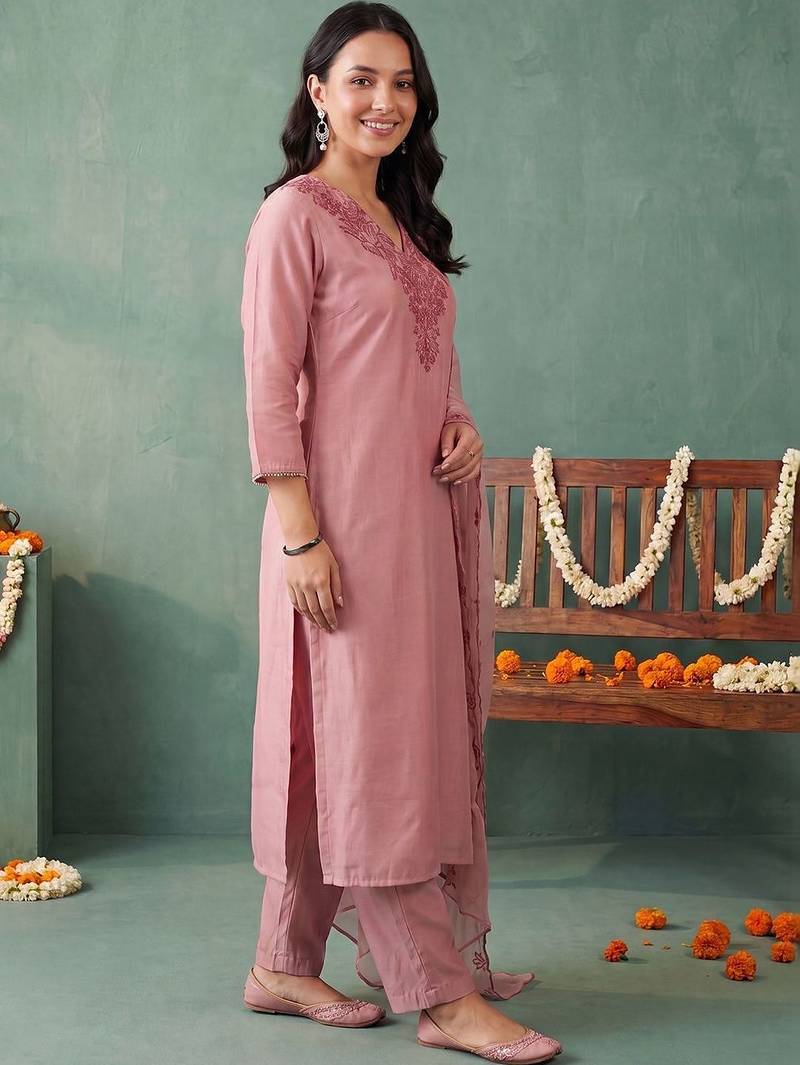 Women Ethnic Motifs Embroidered Regular Thread Work Kurta with Trousers & With Dupatta