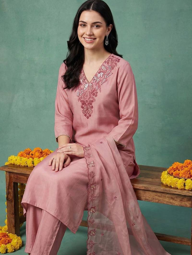 Women Ethnic Motifs Embroidered Regular Thread Work Kurta with Trousers & With Dupatta