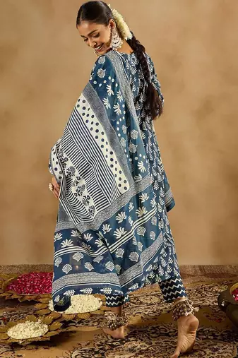 Ethnic Motifs Printed Thread Work Pure Cotton Kurta with Trousers & Dupatta