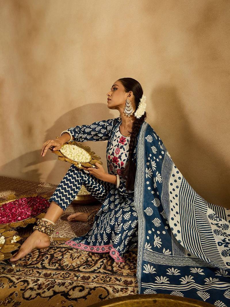 Ethnic Motifs Printed Thread Work Pure Cotton Kurta with Trousers & Dupatta