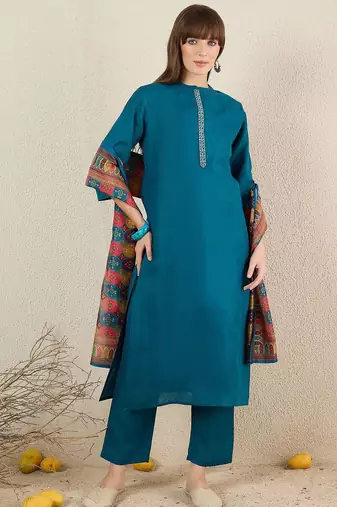 Women Solid Embroidered Kurta with Trousers & Dupatta