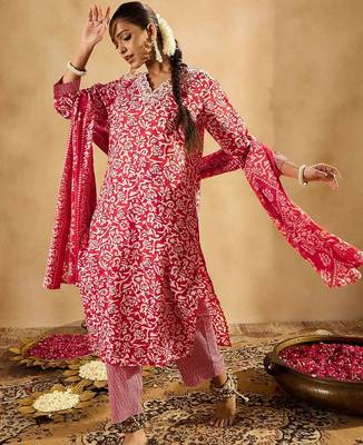 Floral Printed Straight Thread Work Kurta with Trousers & Dupatta 5