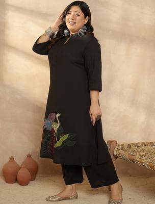 Plus Size Motifs Embroidered Regular Pure Cotton Kurta with Palazzos 4