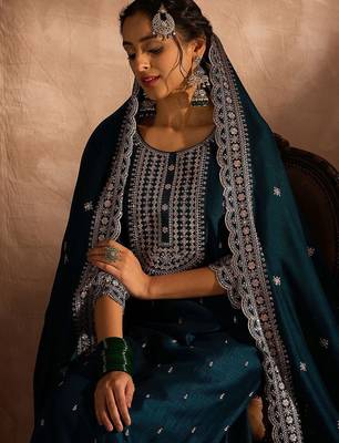 Ethnic Motifs Embroidered Thread Work Straight Kurta With Trousers & Dupatta 2