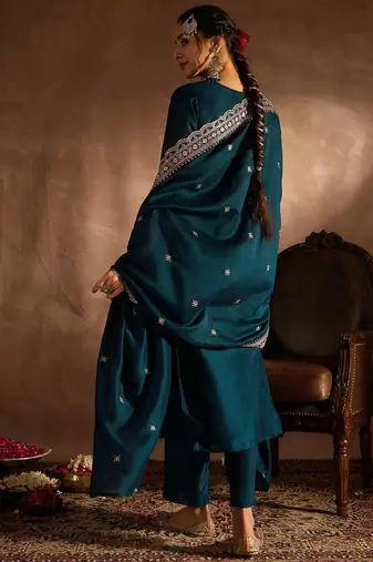 Ethnic Motifs Embroidered Thread Work Straight Kurta With Trousers & Dupatta