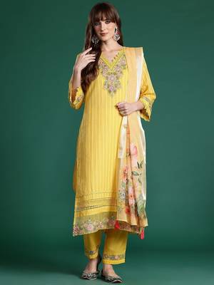 Floral Embroidered Thread Work Linen Kurta with Trousers & With Dupatta 1
