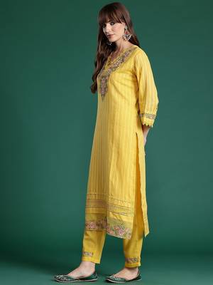 Floral Embroidered Thread Work Linen Kurta with Trousers & With Dupatta 6