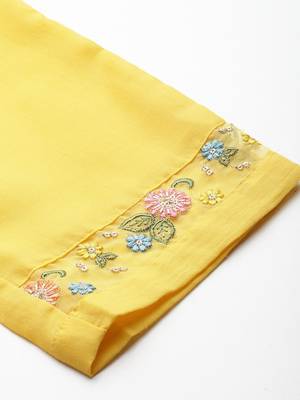Floral Embroidered Thread Work Linen Kurta with Trousers & With Dupatta 9