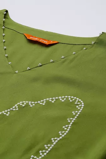 Women Floral Embroidered Thread Work Kurta with Palazzos