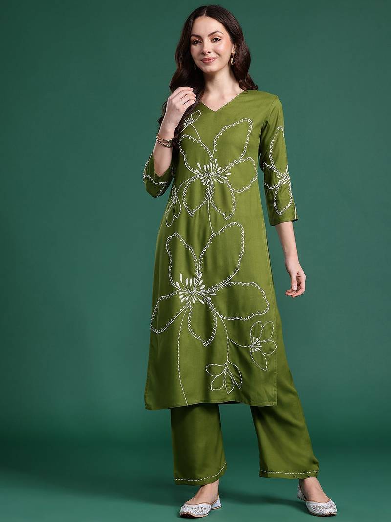 Women Floral Embroidered Thread Work Kurta with Palazzos