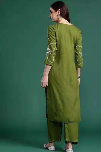 Women Floral Embroidered Thread Work Kurta with Palazzos