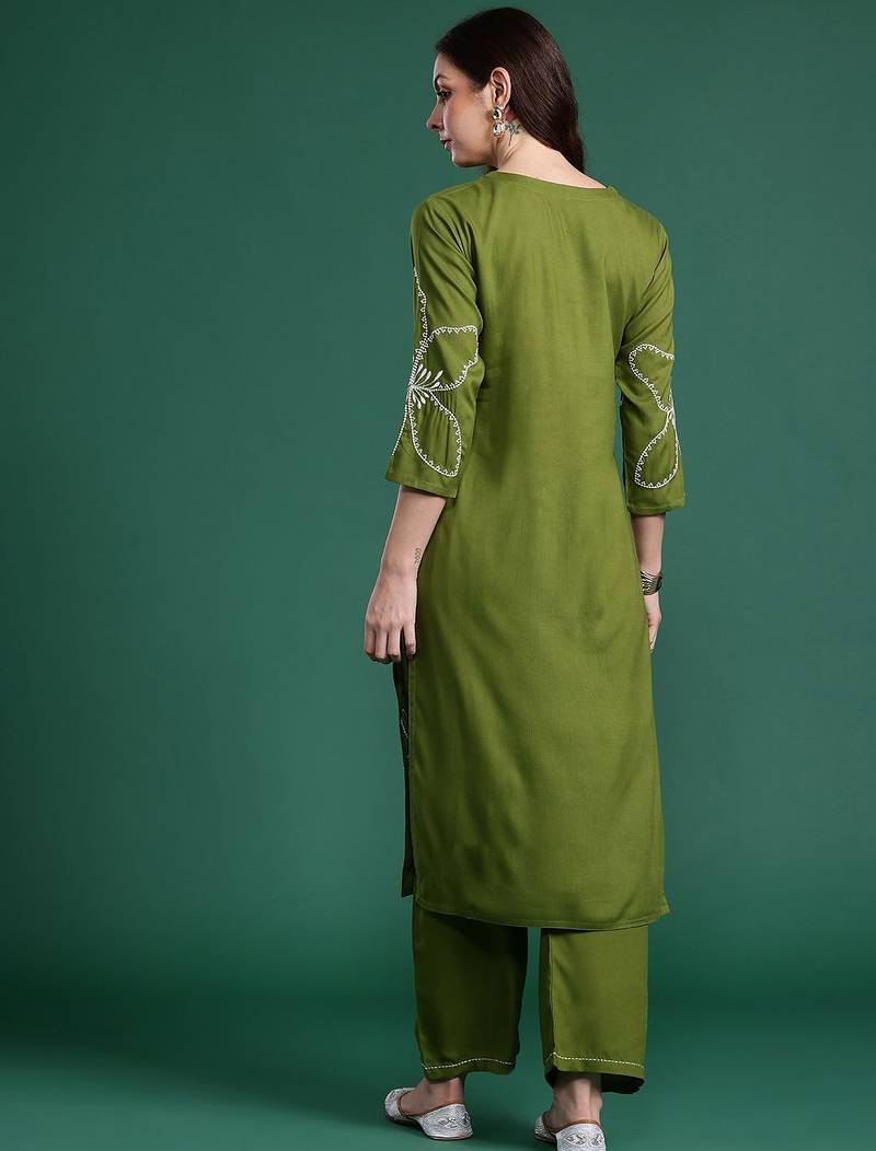 Women Floral Embroidered Thread Work Kurta with Palazzos