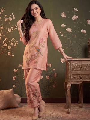 Women Floral Embroidered Regular Thread Work Linen Kurta with Trousers 1
