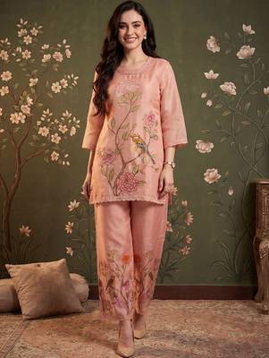 Women Floral Embroidered Regular Thread Work Linen Kurta with Trousers 5