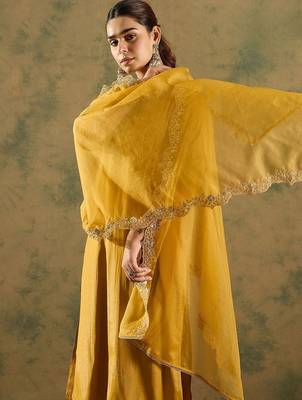 Floral Embroidered Kurta With Trousers & Dupatta 2