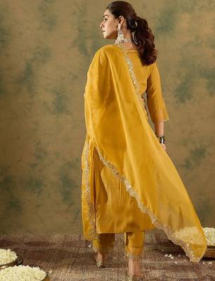 Floral Embroidered Kurta With Trousers & Dupatta 6