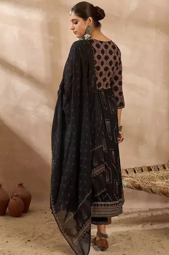 Women Ethnic Motifs Printed Pleated Beads and Stones Pure Cotton Kurta with Trousers & With Dupatta