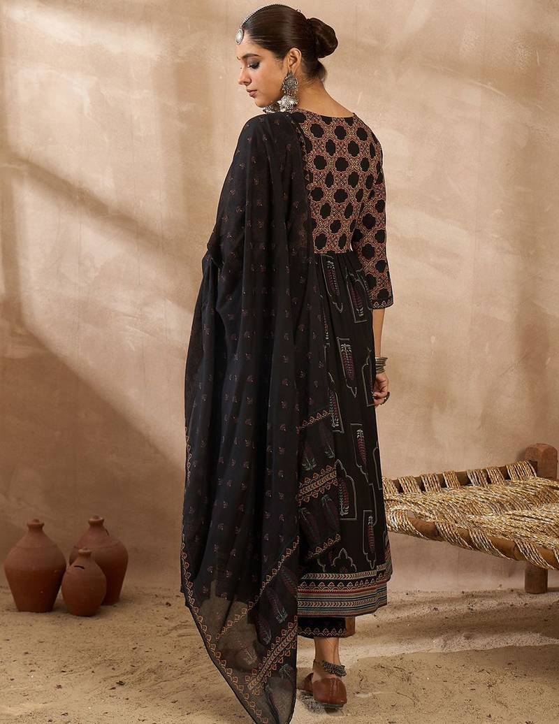 Women Ethnic Motifs Printed Pleated Beads and Stones Pure Cotton Kurta with Trousers & With Dupatta