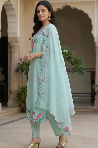 Women Floral Embroidered Regular Thread Work Pure Cotton Kurta with Trousers & With Dupatta