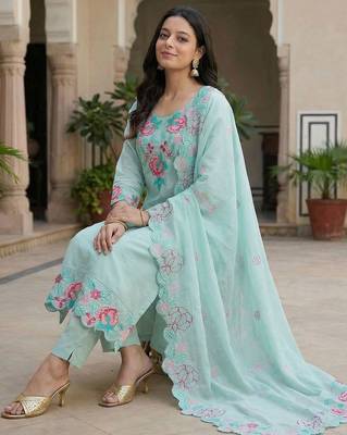 Women Floral Embroidered Regular Thread Work Pure Cotton Kurta with Trousers & With Dupatta 5