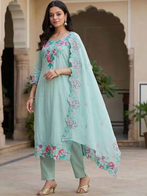 Women Floral Embroidered Regular Thread Work Pure Cotton Kurta with Trousers & With Dupatta 6